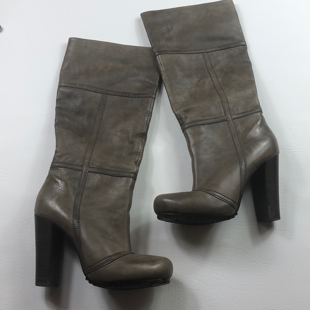 Euc Luca Stefani tall taupe leather heeled boots